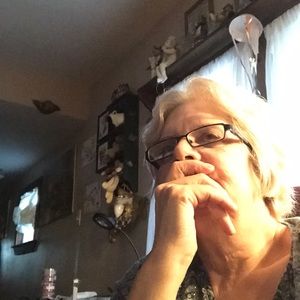 Meet your Posher, Sharon